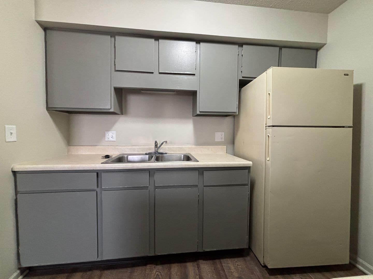 Saint Joseph Apartment: 1602 Brookside Dr