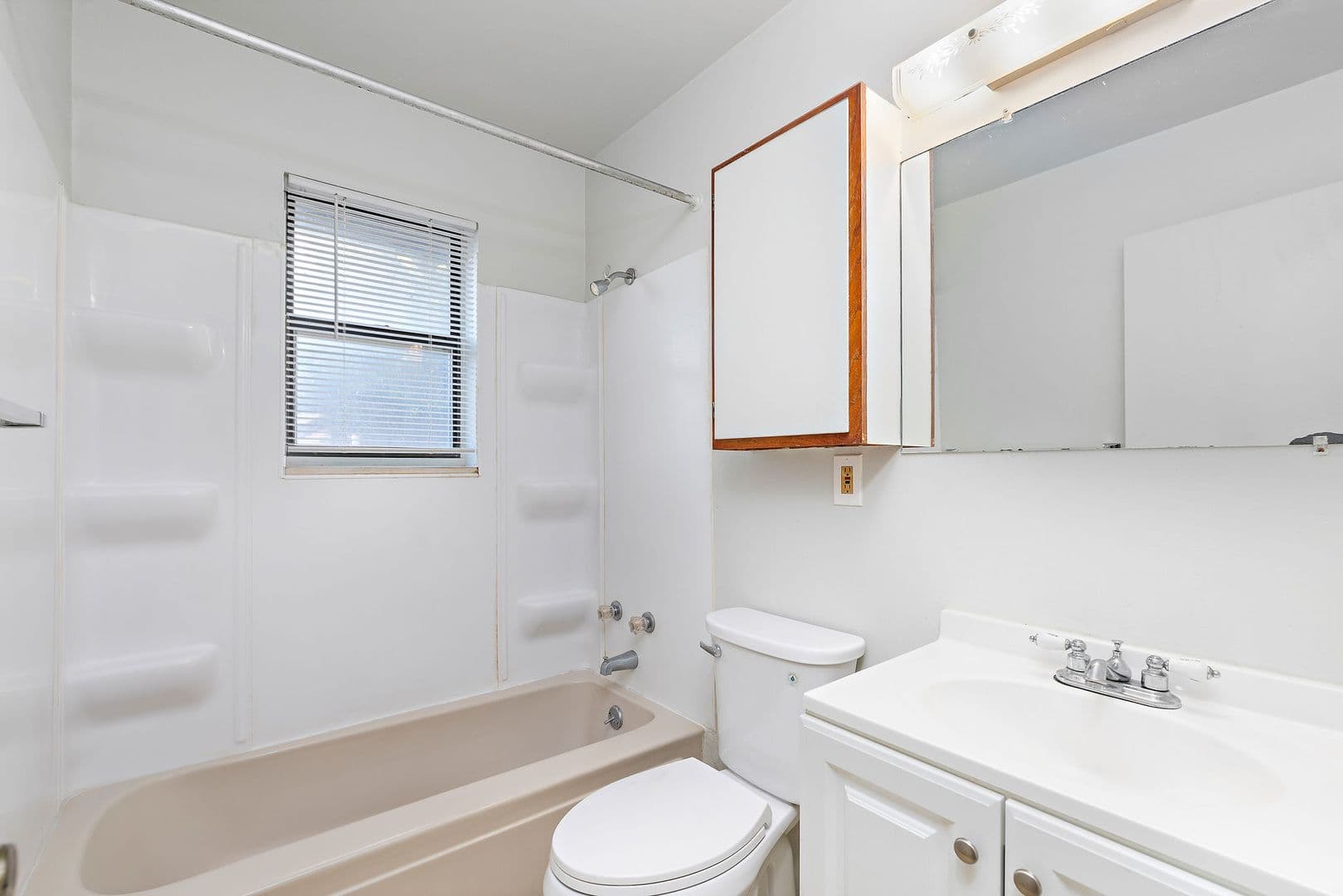 Saint Joseph Apartment: 1602 Brookside Dr