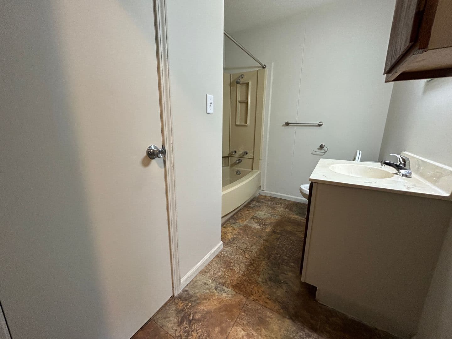 Saint Joseph Apartment: 1602 Brookside Dr