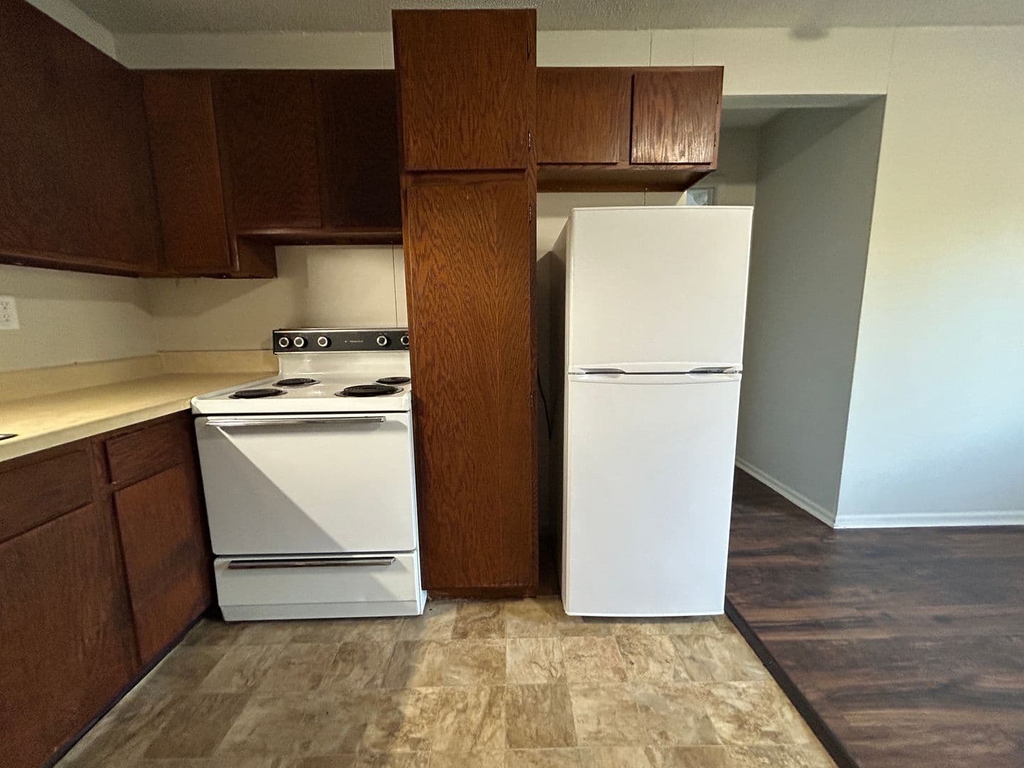 Saint Joseph Apartment: 1602 Brookside Dr