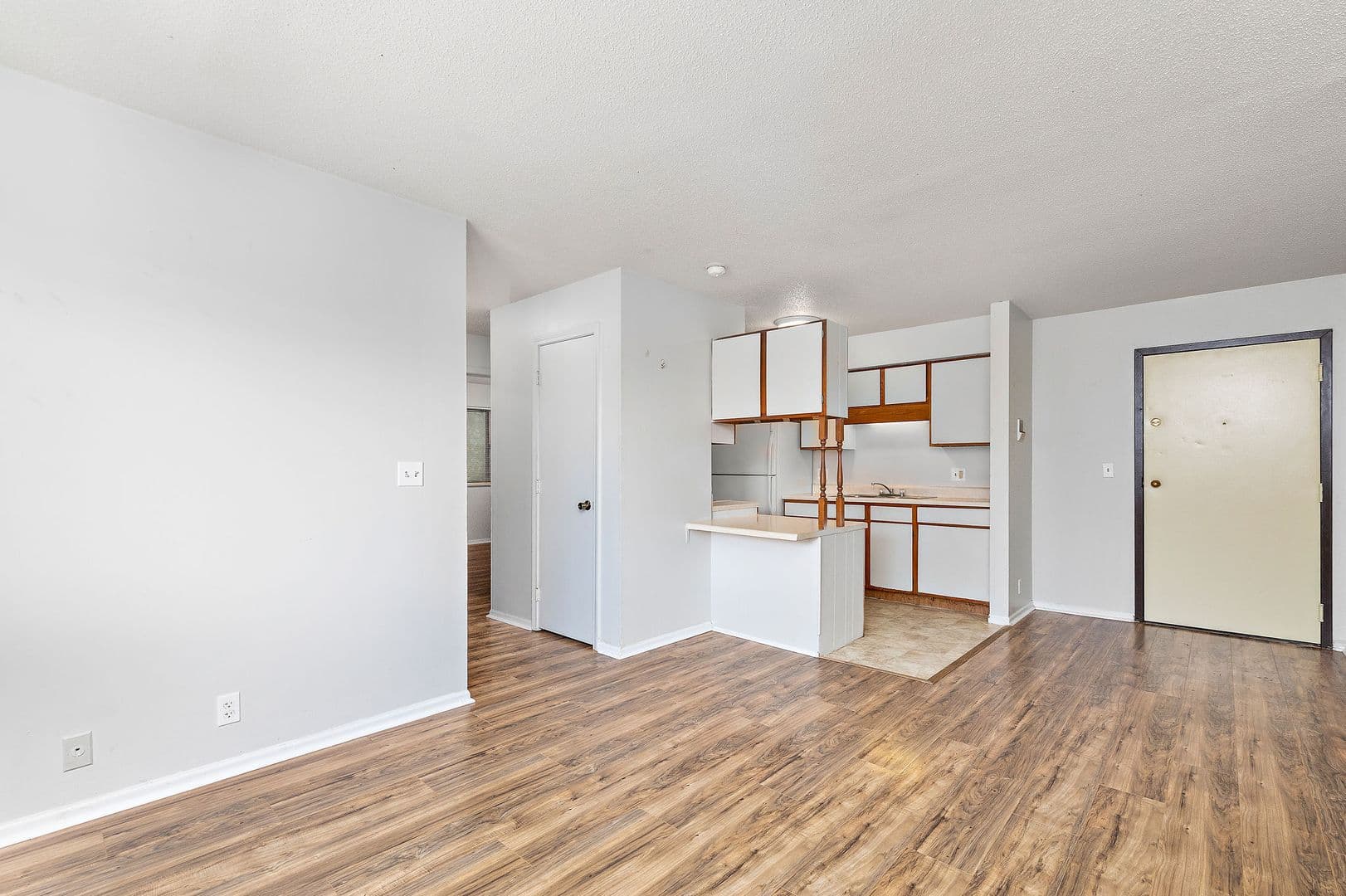 Saint Joseph Apartment: 1602 Brookside Dr