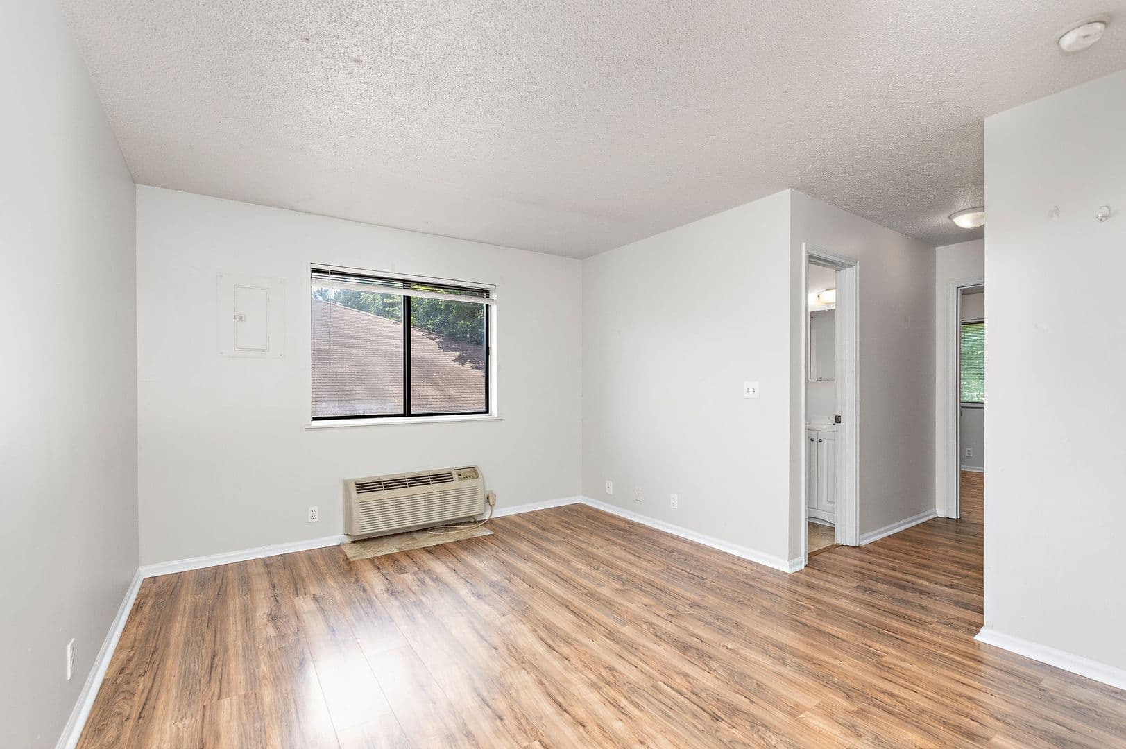Saint Joseph Apartment: 1602 Brookside Dr