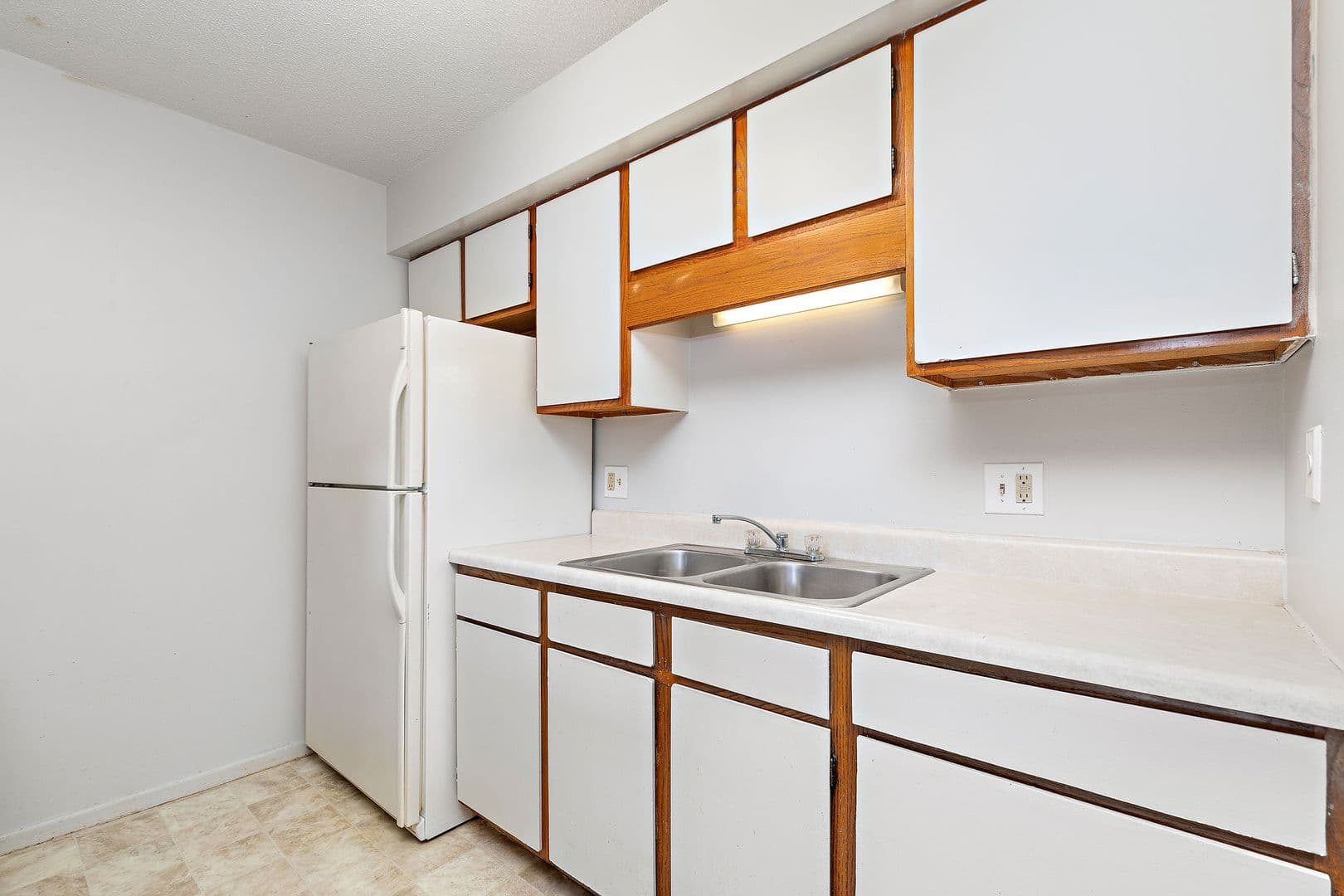 Saint Joseph Apartment: 1602 Brookside Dr
