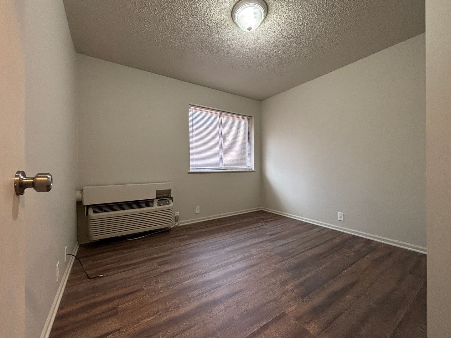 Saint Joseph Apartment: 1602 Brookside Dr