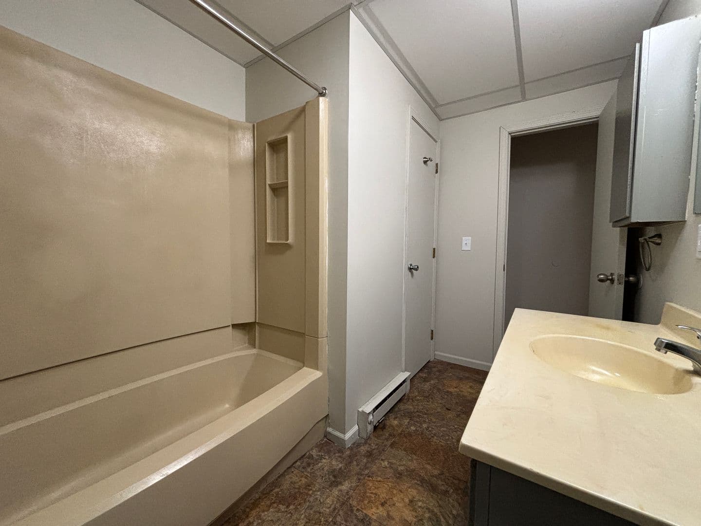 Saint Joseph Apartment: 1602 Brookside Dr