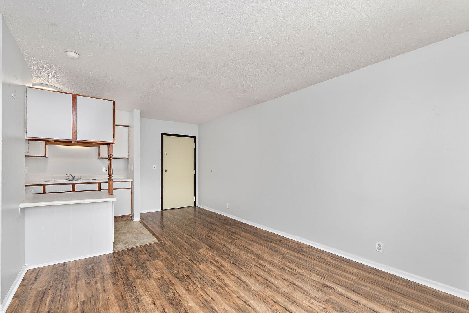 Saint Joseph Apartment: 1602 Brookside Dr