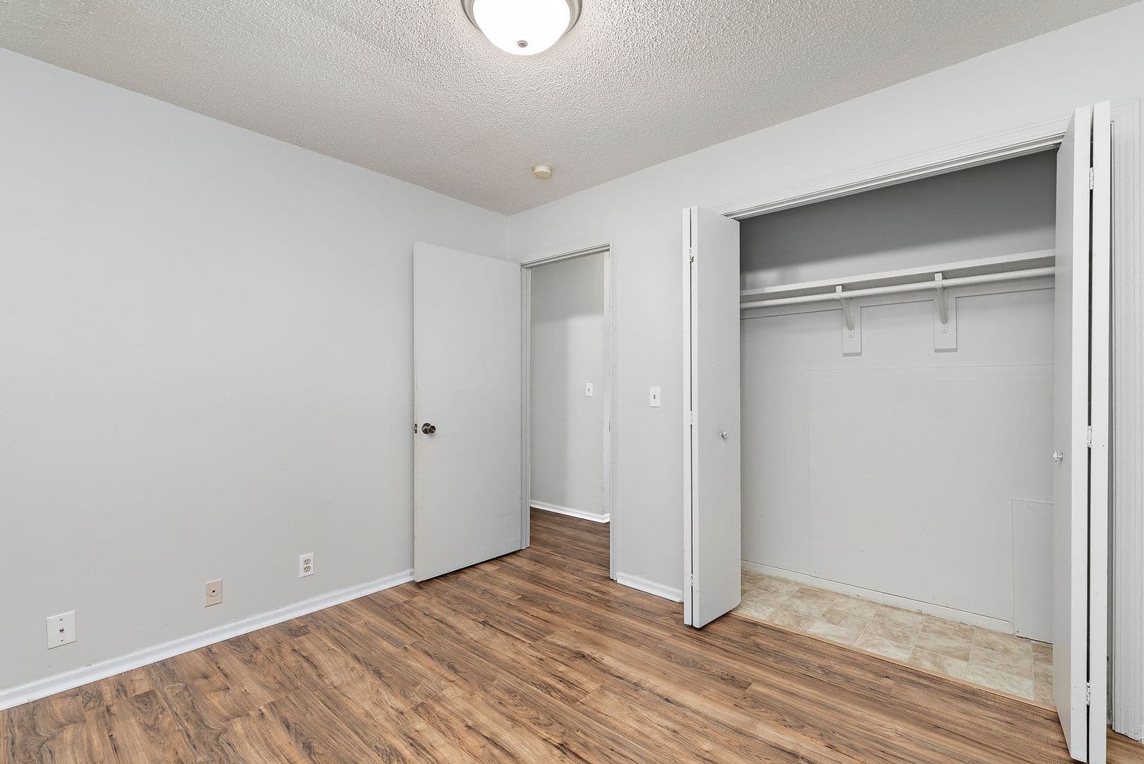 Saint Joseph Apartment: 1602 Brookside Dr