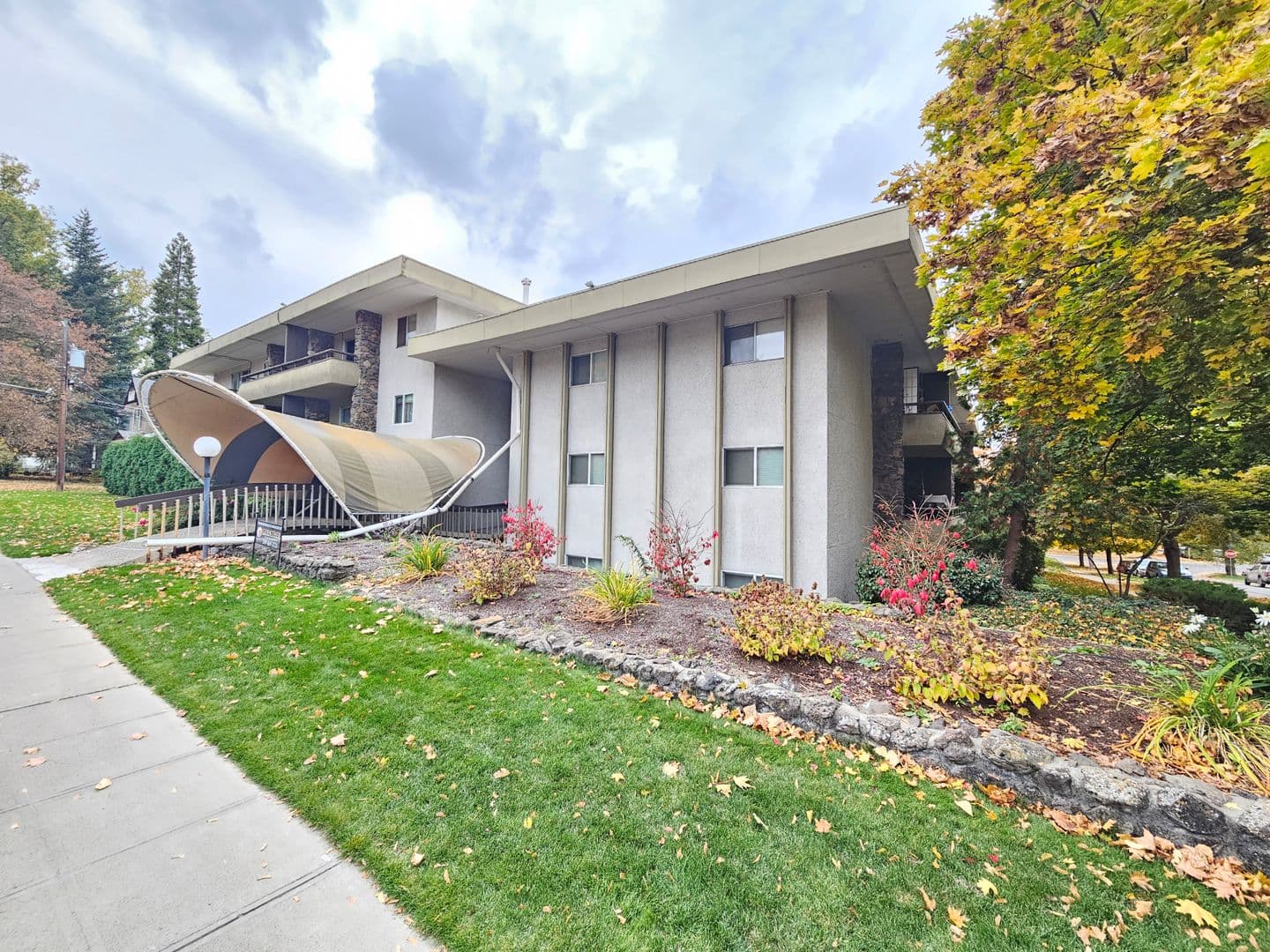 Spokane Apartment: 704 S. Adams