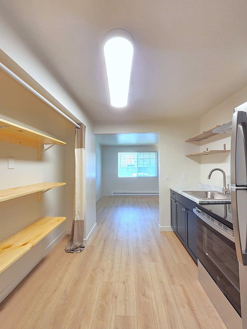 Spokane Apartment: 1705 N Post
