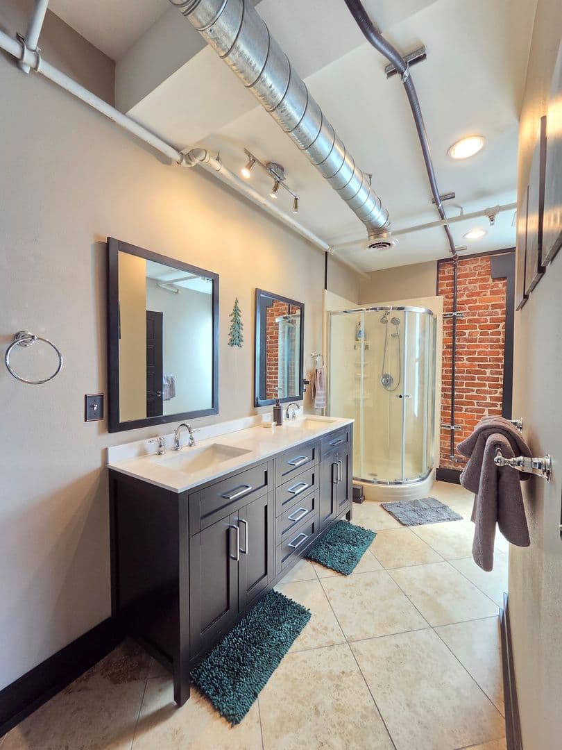 Spokane House: 401 W 1st Ave #2