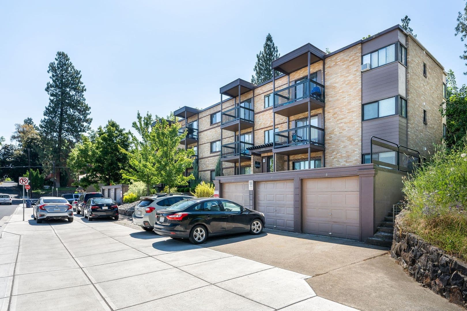 Spokane Apartment: 911 - 919 W. 7th Ave