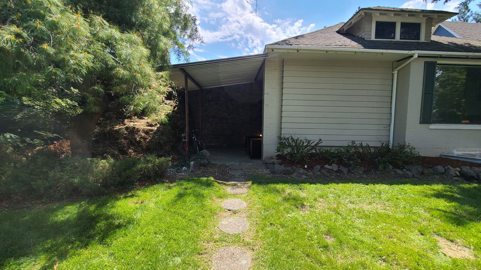 Spokane Apartment: 828 E 11th Ave