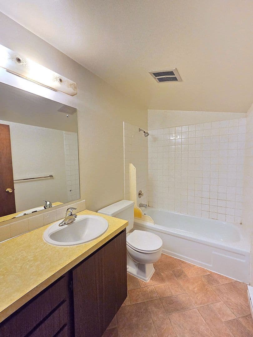 Spokane Apartment: 1110 S. Walnut Pl.