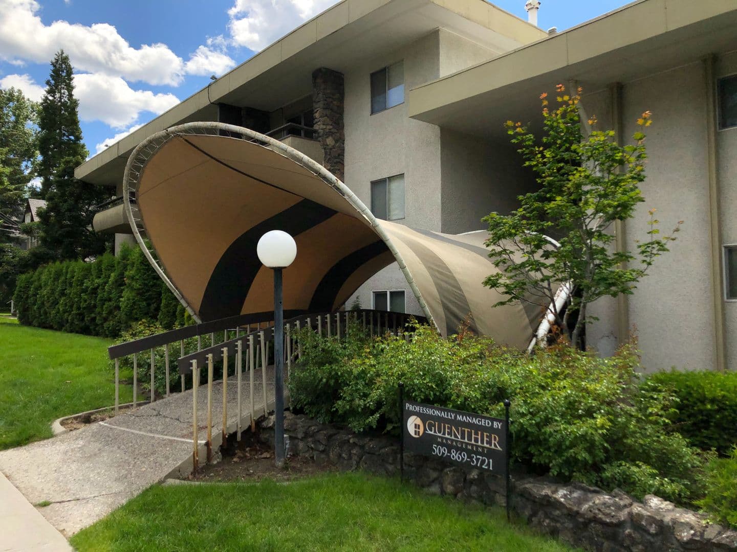 Spokane Apartment: 704 S. Adams