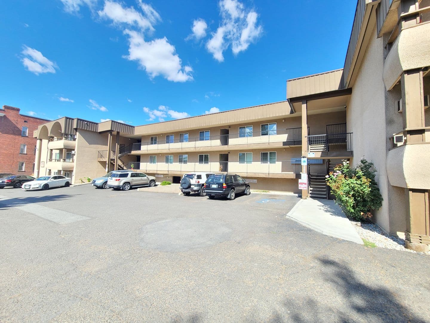 Spokane Apartment: 1204 W. 6th Ave