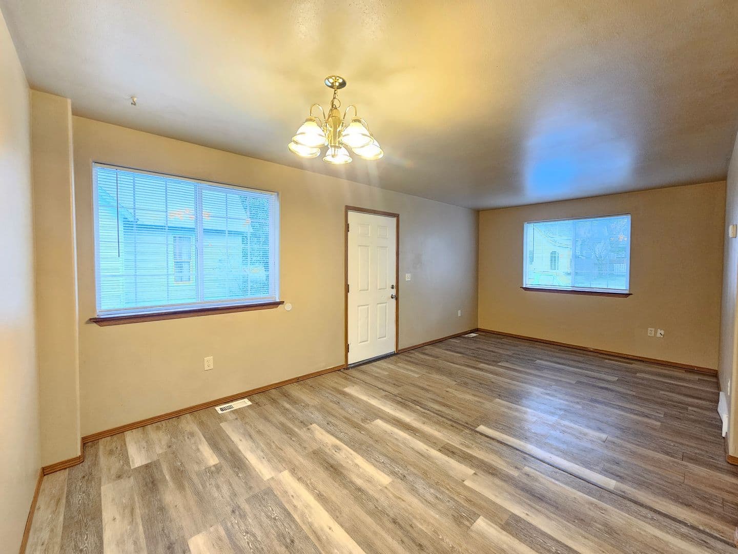 Spokane Apartment: 407 E 8th Ave