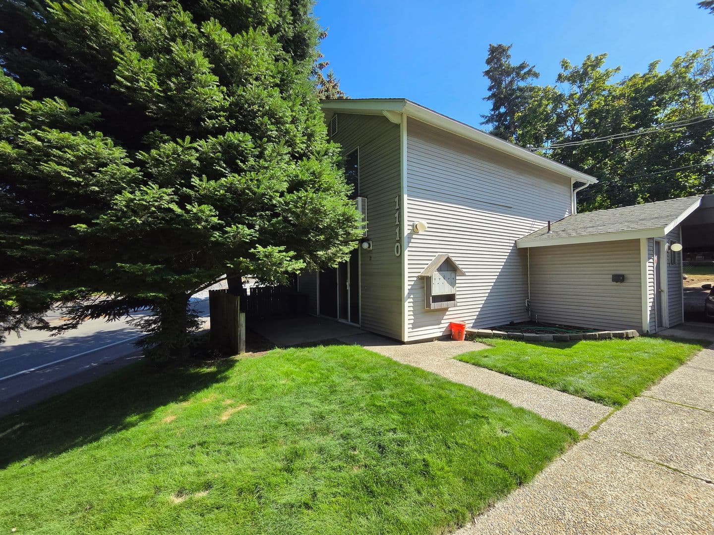 Spokane Apartment: 1110 S. Walnut Pl.