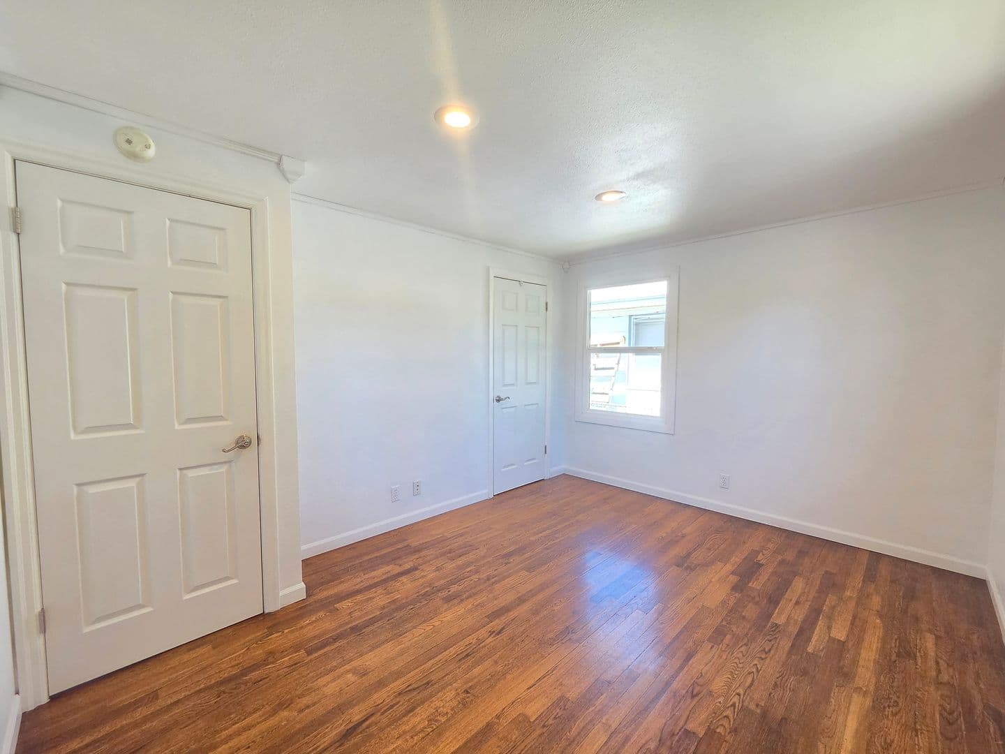 Spokane House: 5621 N Hemlock St