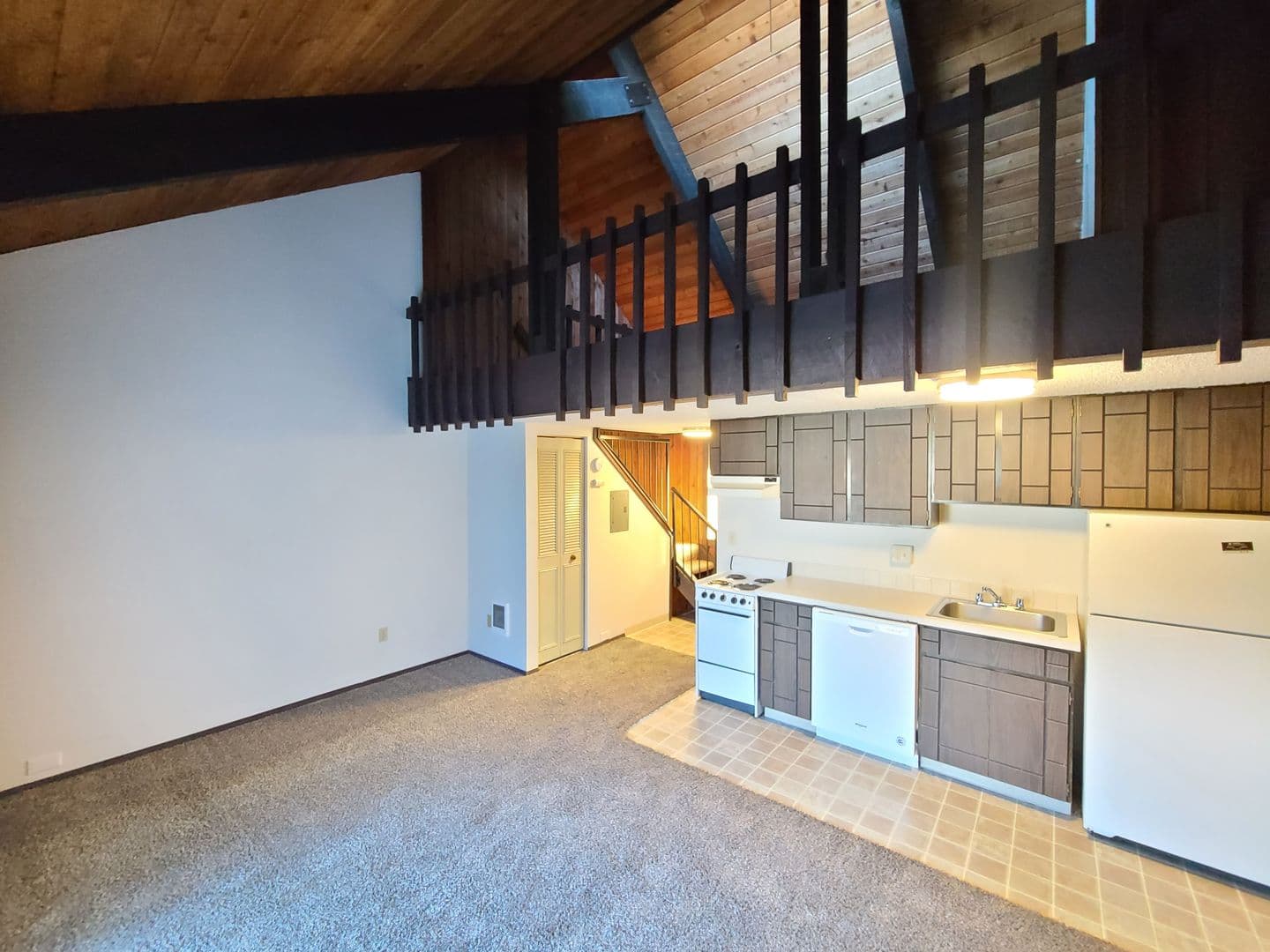 Spokane Apartment: 2918 E. South Riverton Ave