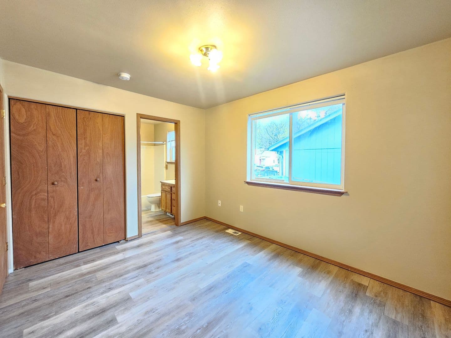 Spokane Apartment: 407 E 8th Ave