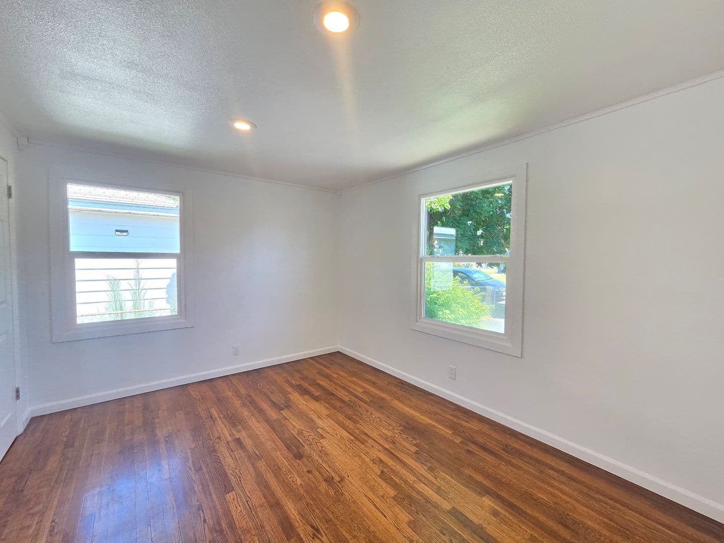 Spokane House: 5621 N Hemlock St