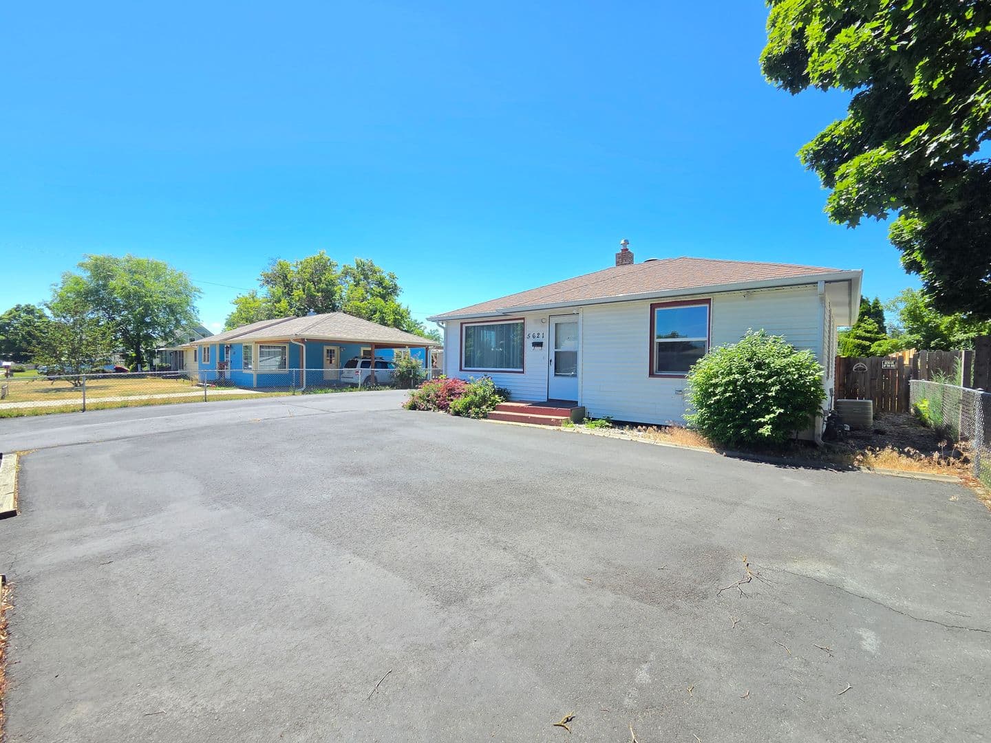 Spokane House: 5621 N Hemlock St