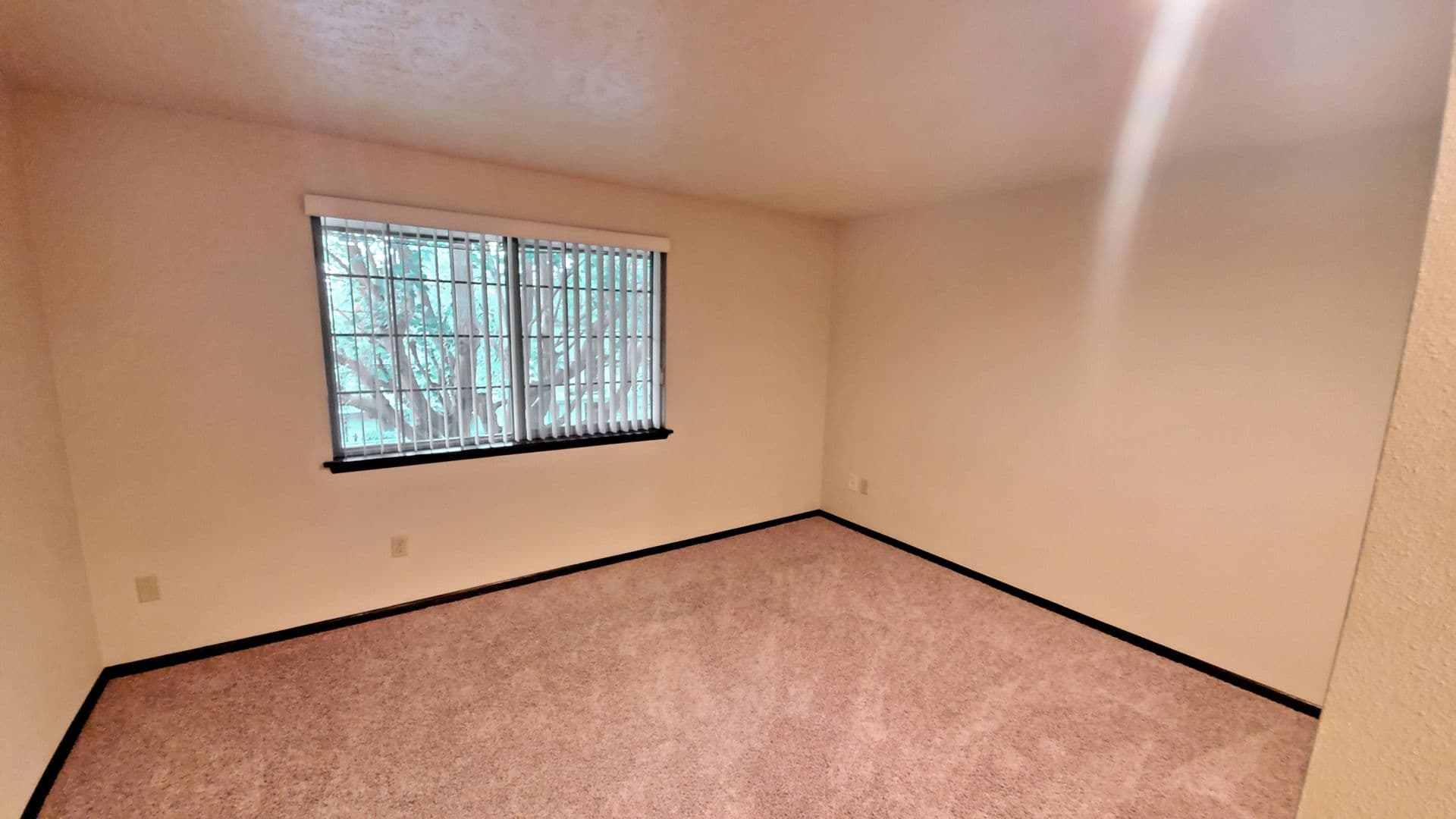 Spokane Apartment: 3315-3317 W. Bismark Ave