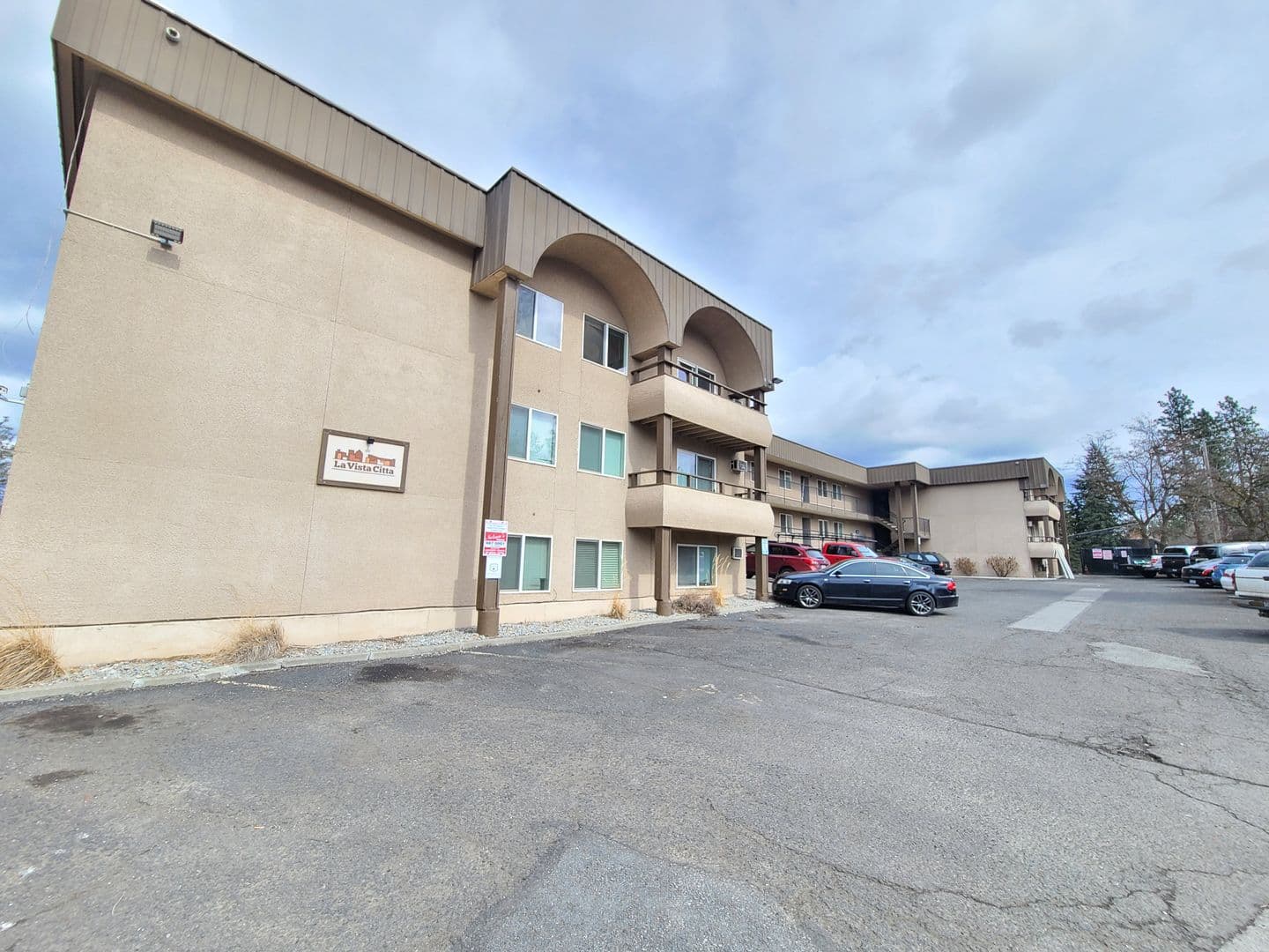 Spokane Apartment: 1204 W. 6th Ave