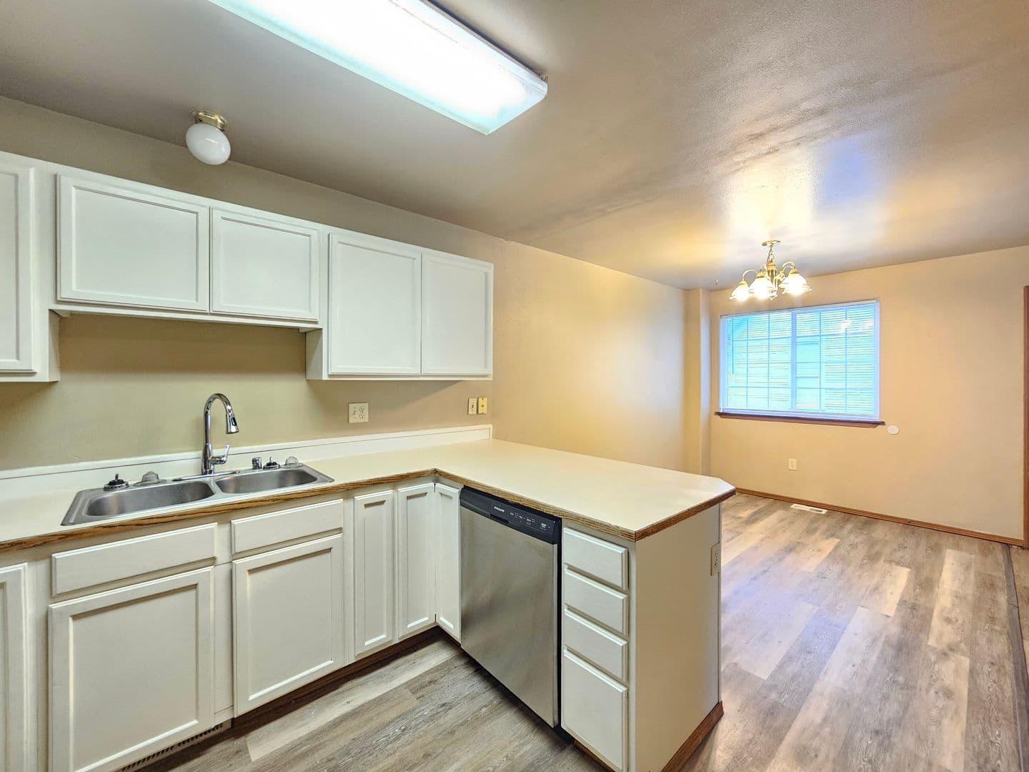 Spokane Apartment: 407 E 8th Ave
