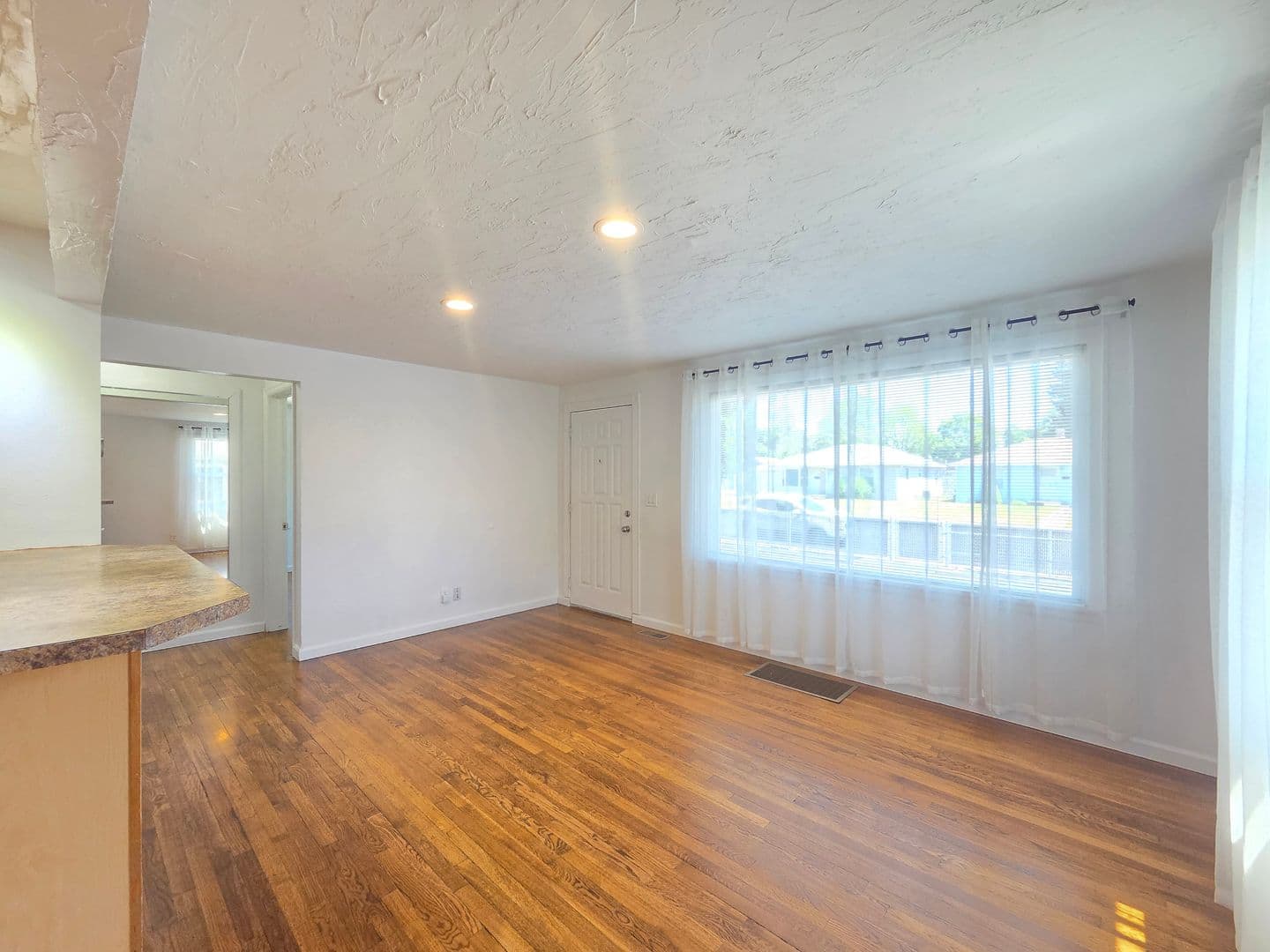 Spokane House: 5621 N Hemlock St