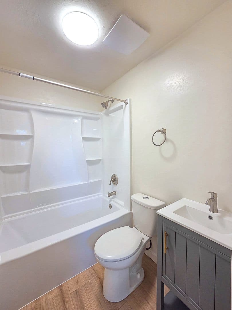 Spokane Apartment: 1705 N Post