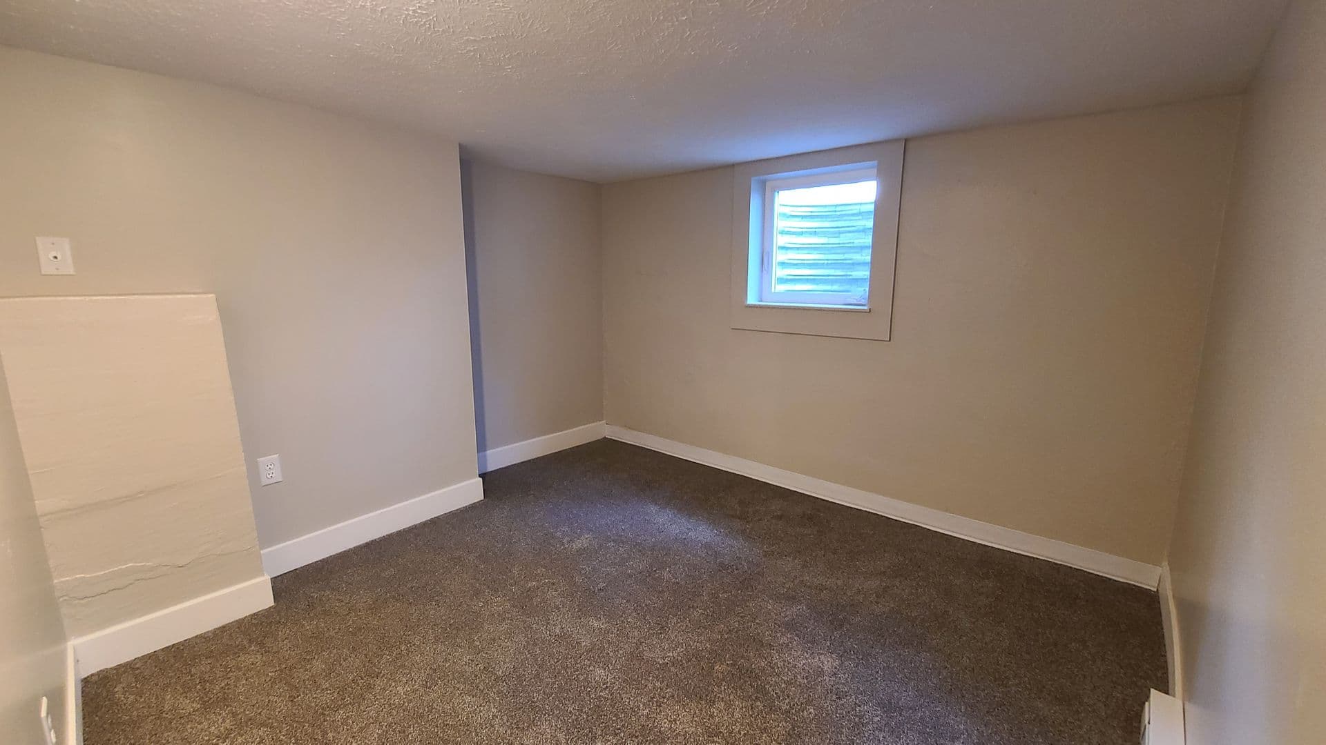 Spokane Apartment: 828 E 11th Ave