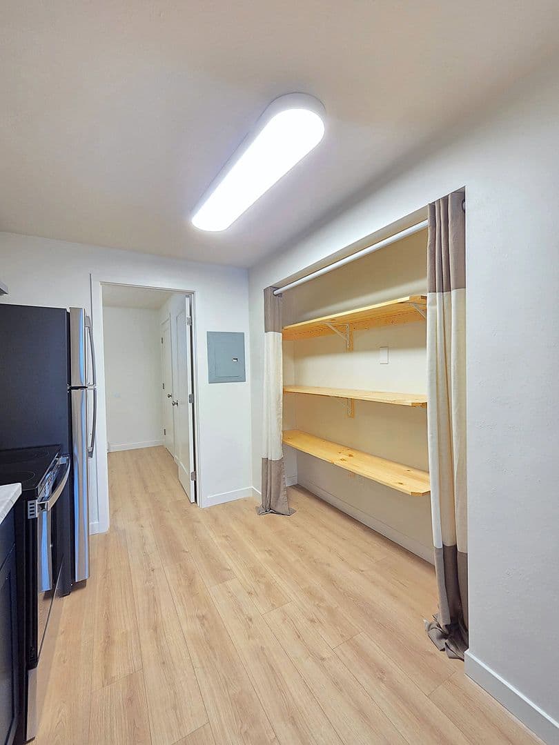 Spokane Apartment: 1705 N Post