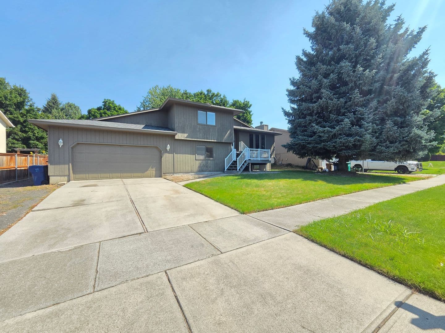 Spokane House: 4908 W Lamar Ave