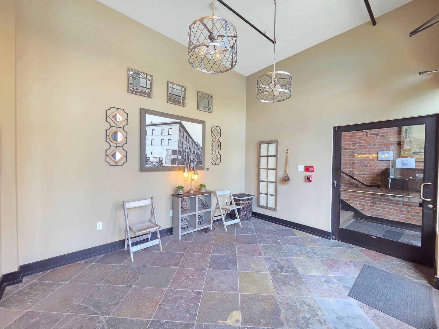 Spokane House: 401 W 1st Ave #2