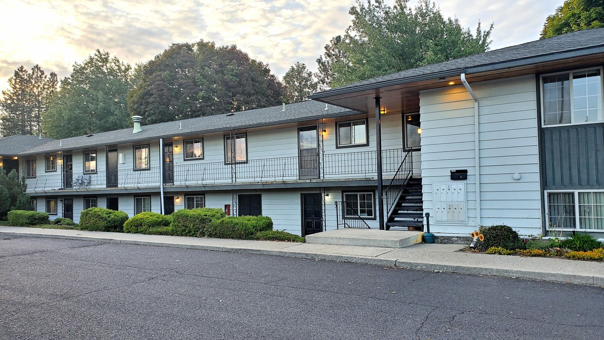 Spokane Apartment: 3315-3317 W. Bismark Ave