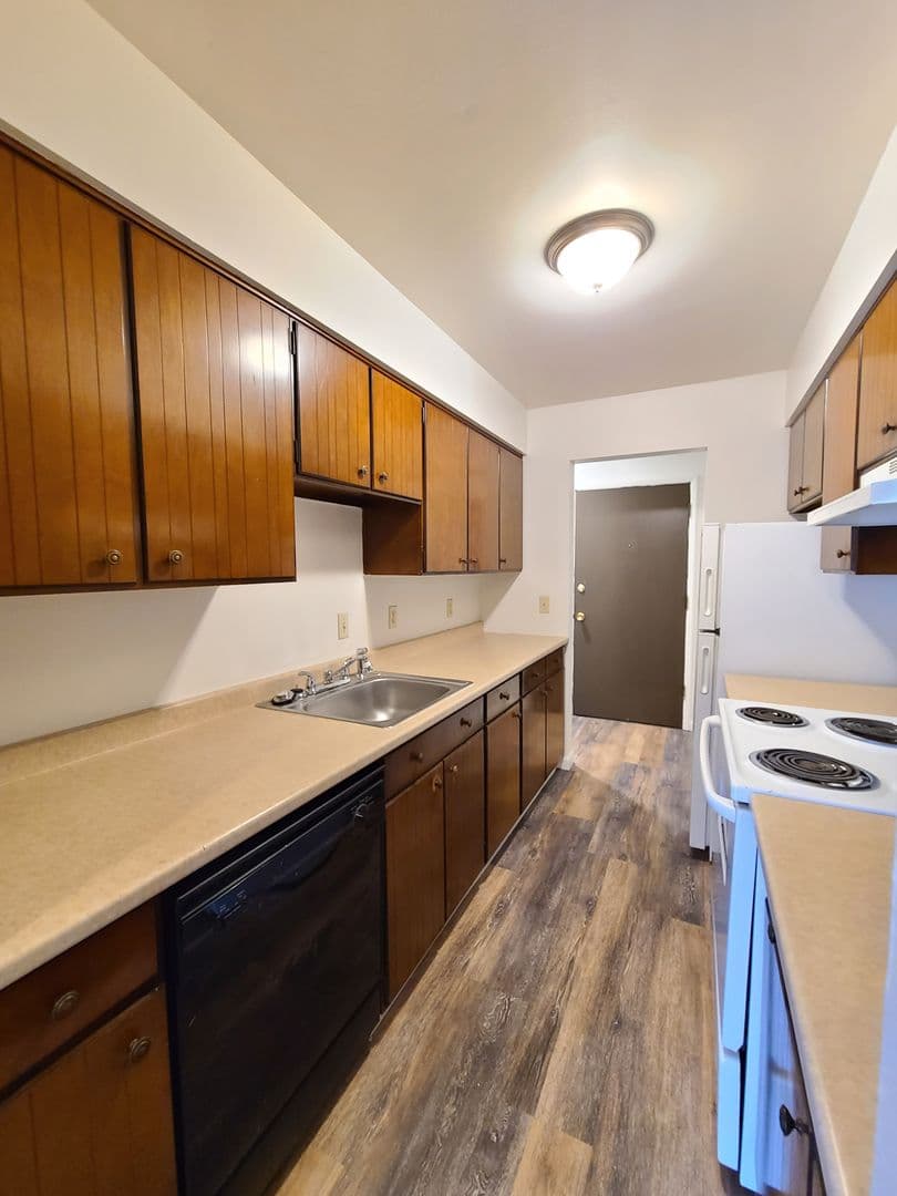 Spokane Apartment: 704 S. Adams