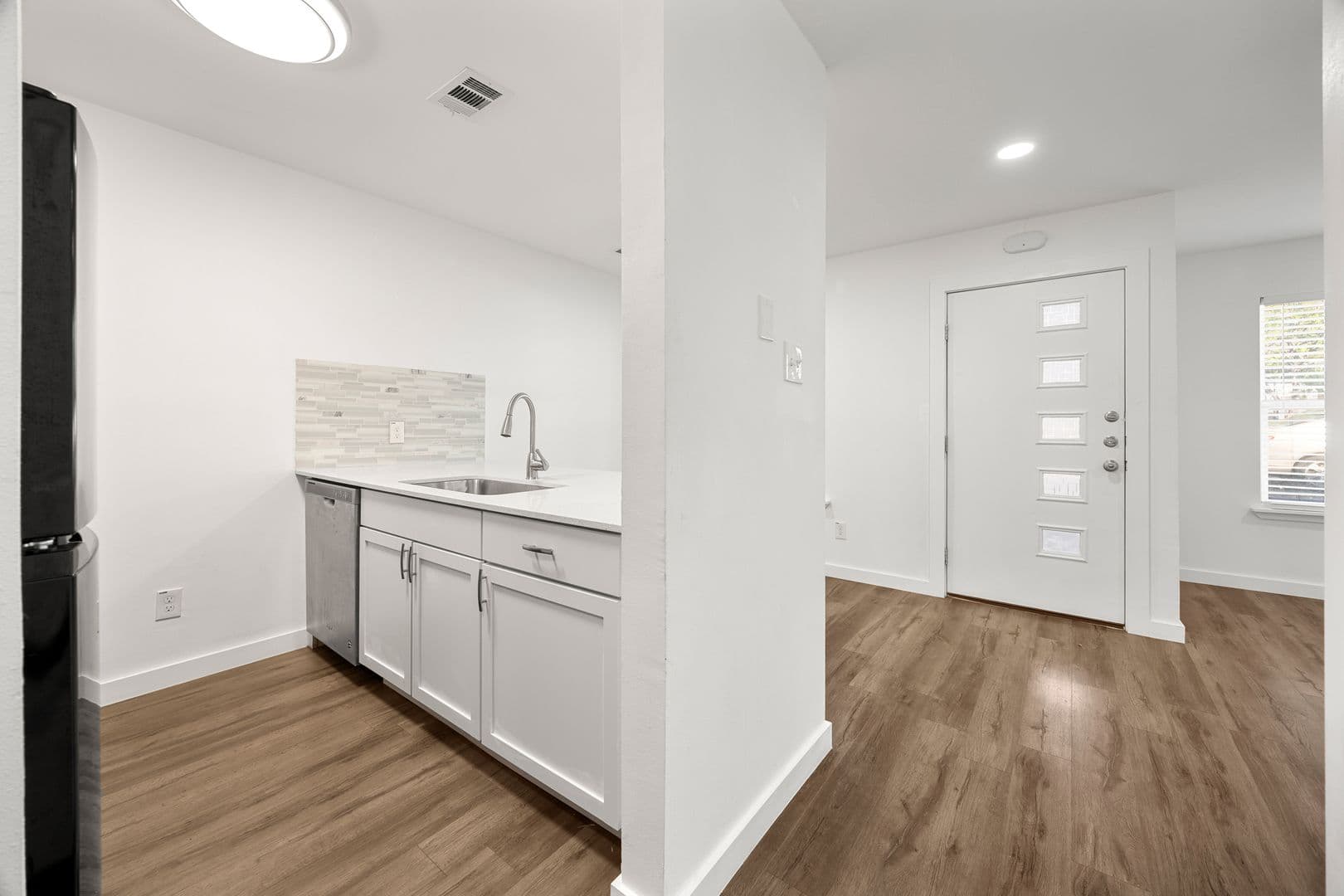 Austin House: 6409 Burns Street Unit 106