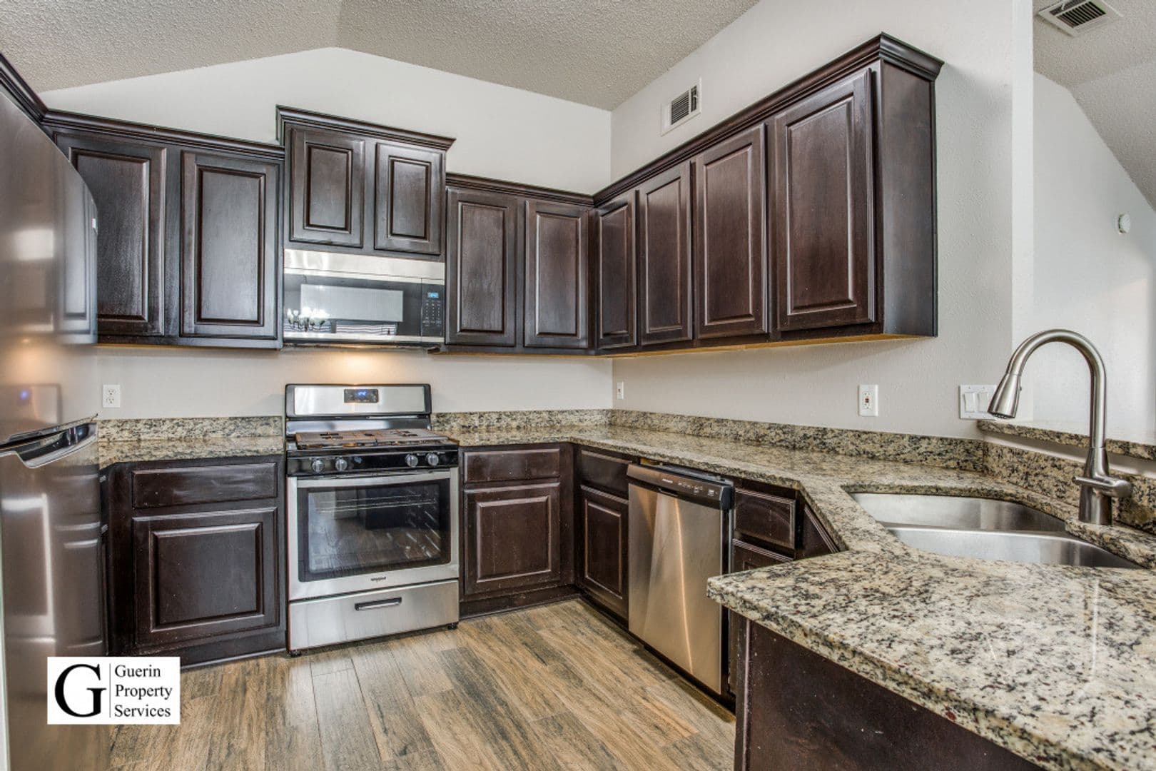 Round Rock House: 1001 Hyridge St.