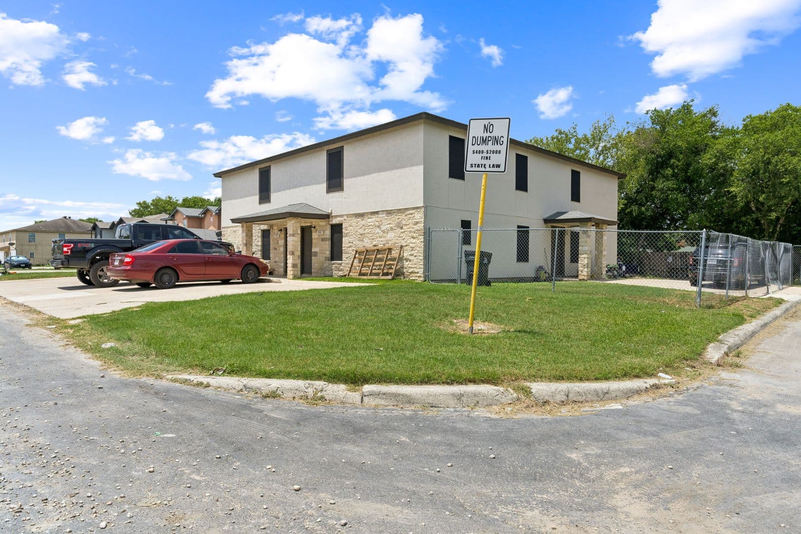 San Antonio House: 7587 Windsor Oaks