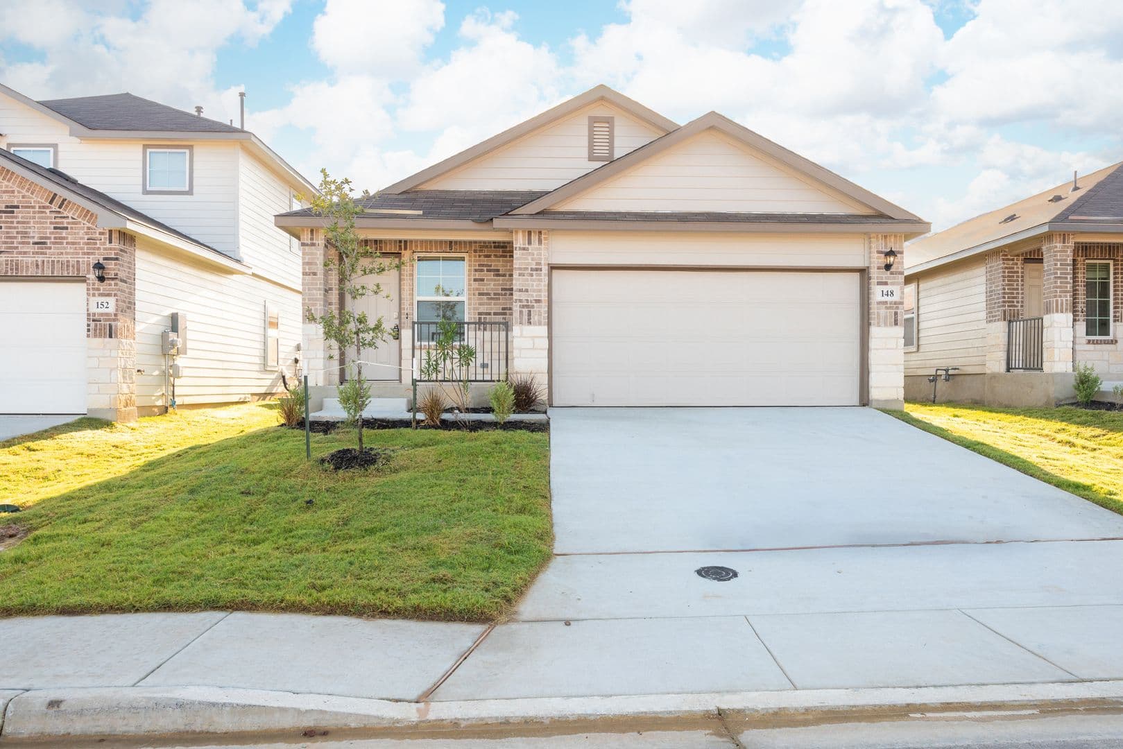 Floresville House: 148 Chipping Alley