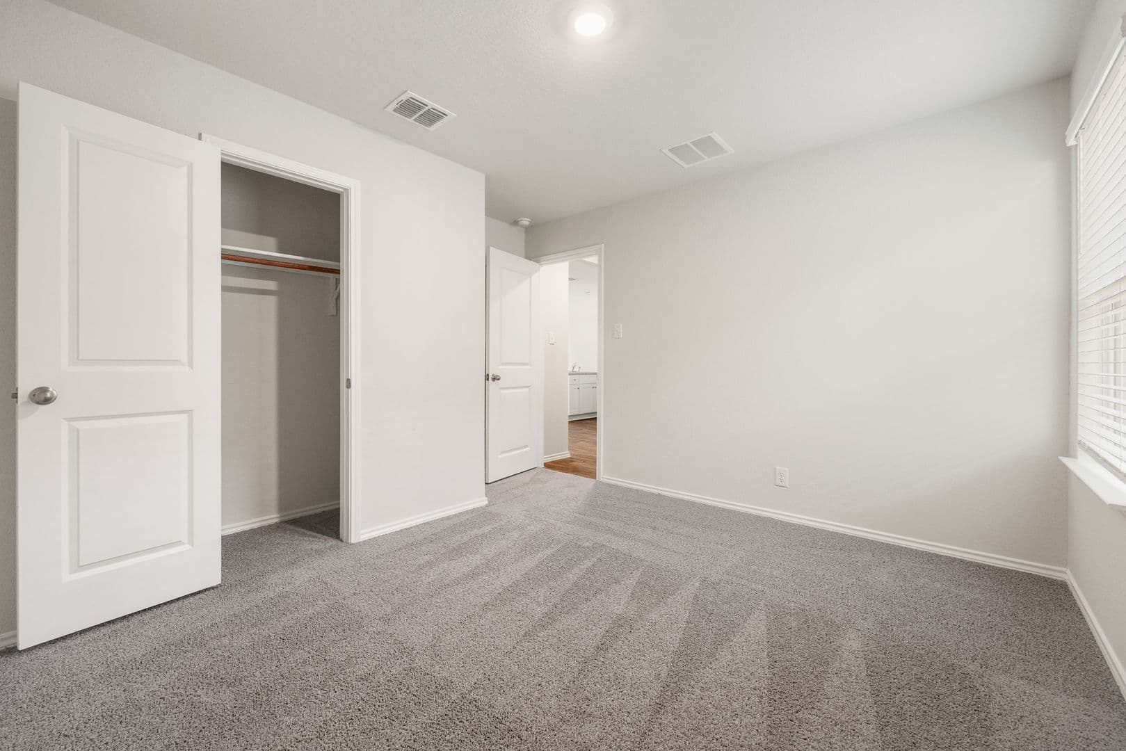 Floresville House: 148 Chipping Alley