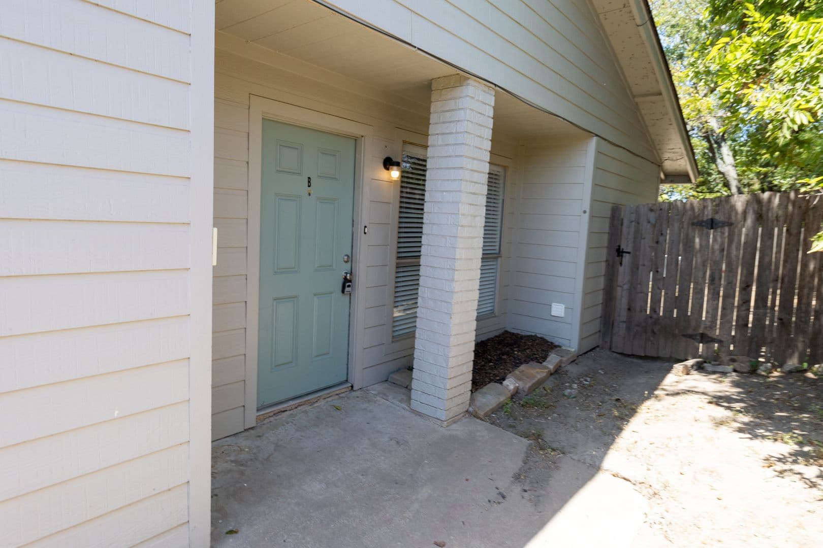 Austin House: 9412 Teasdale Terrace Unit B