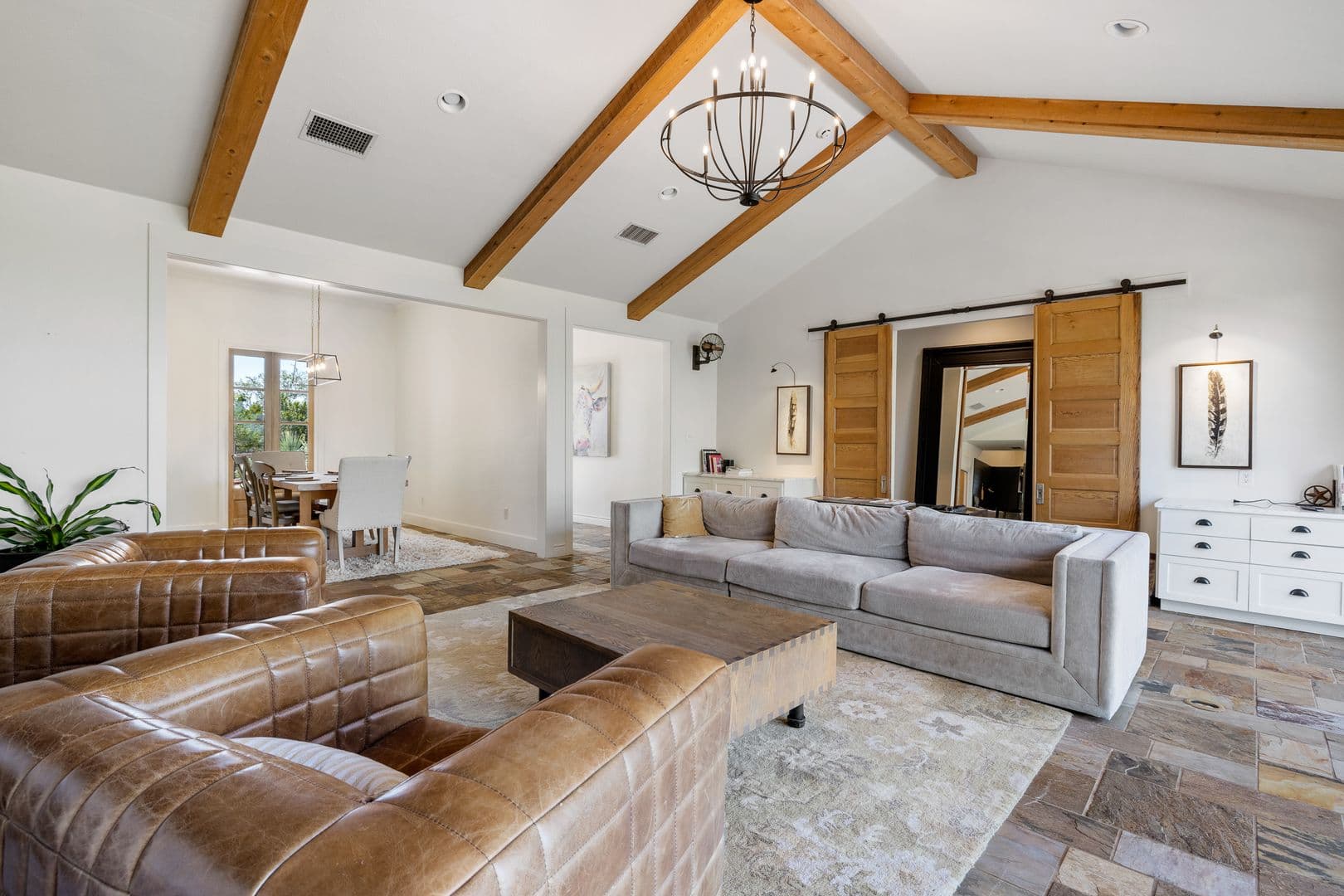 Spicewood House: 702 E Summit Drive