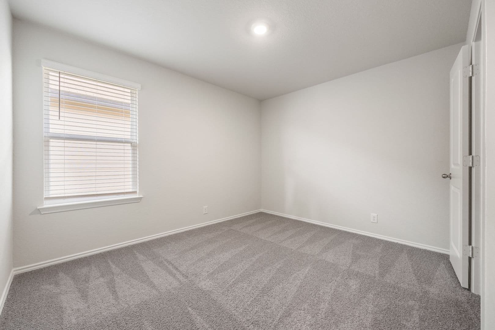 Floresville House: 148 Chipping Alley