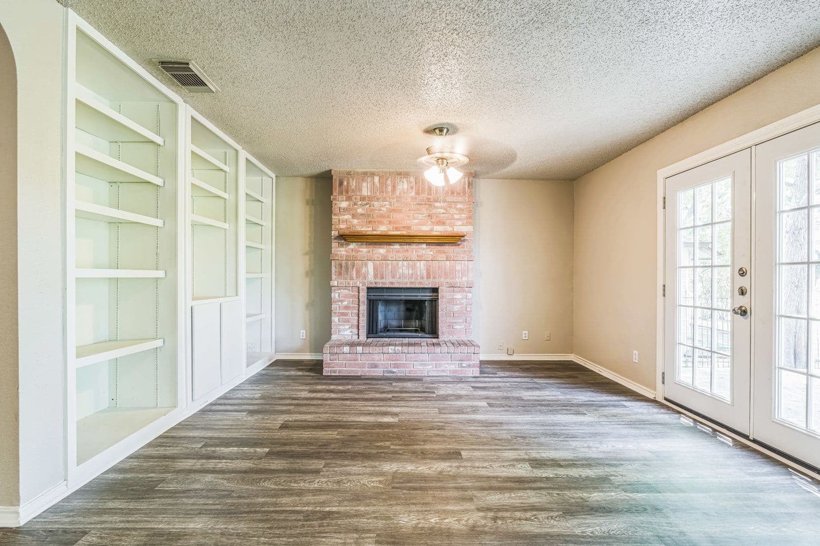 San Antonio House: 7427 Legend Point