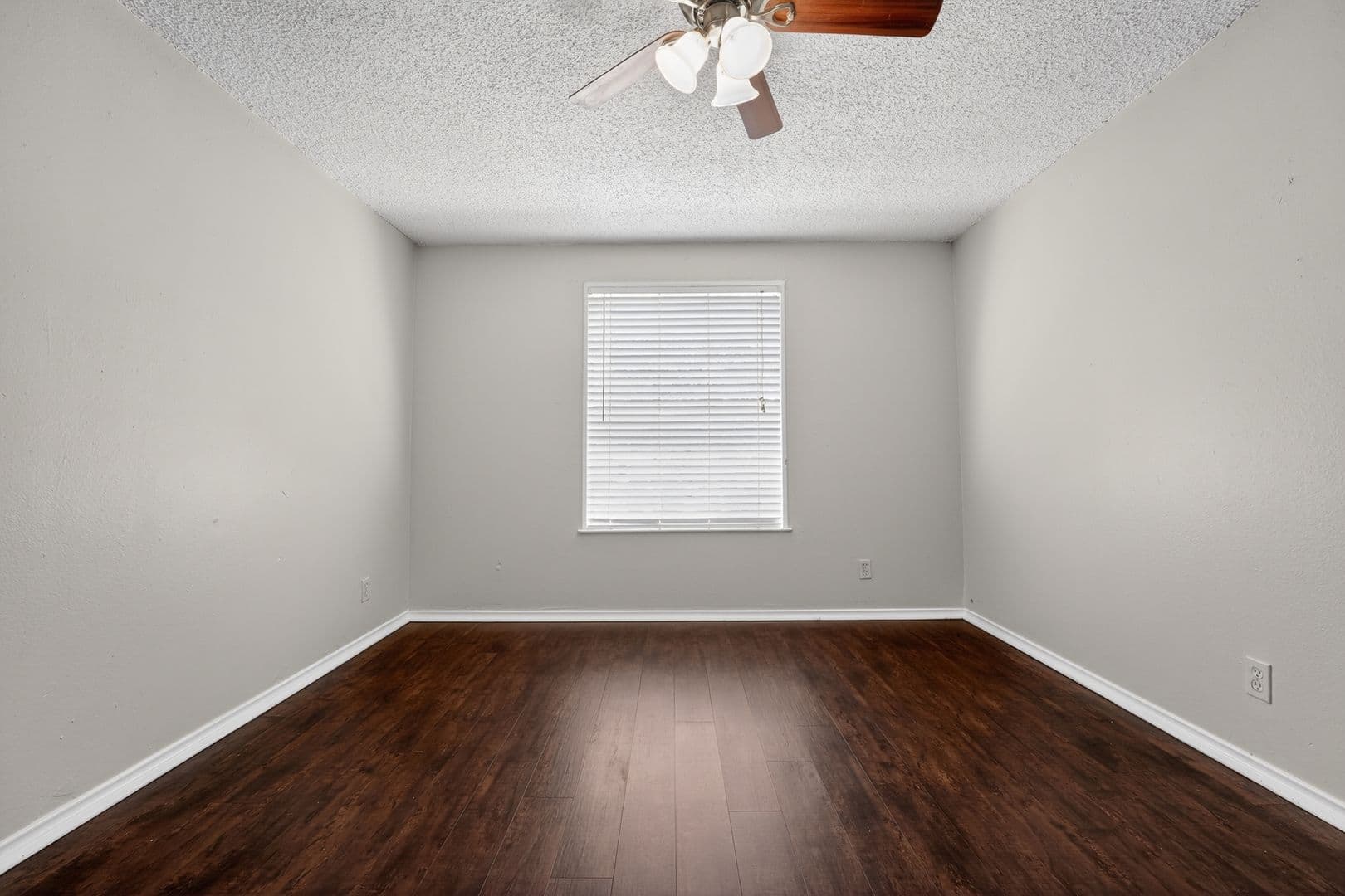 Leander House: 20600 Bonanza St Unit 2