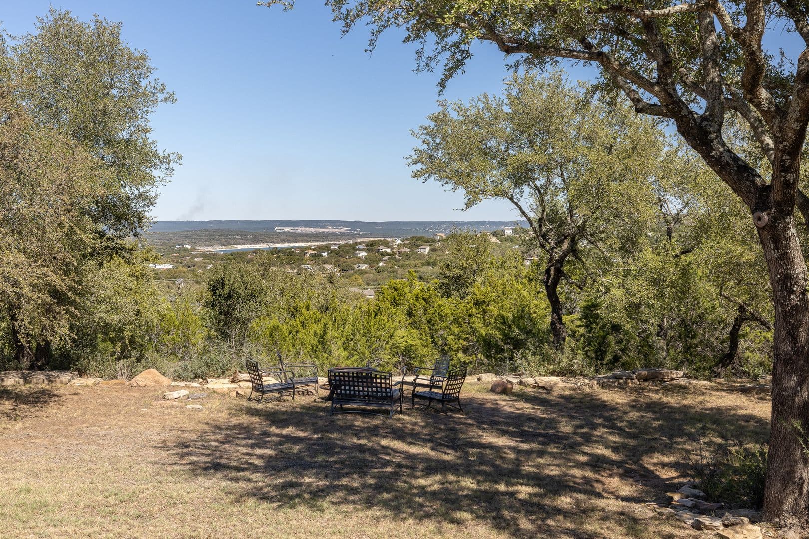 Spicewood House: 702 E Summit Drive