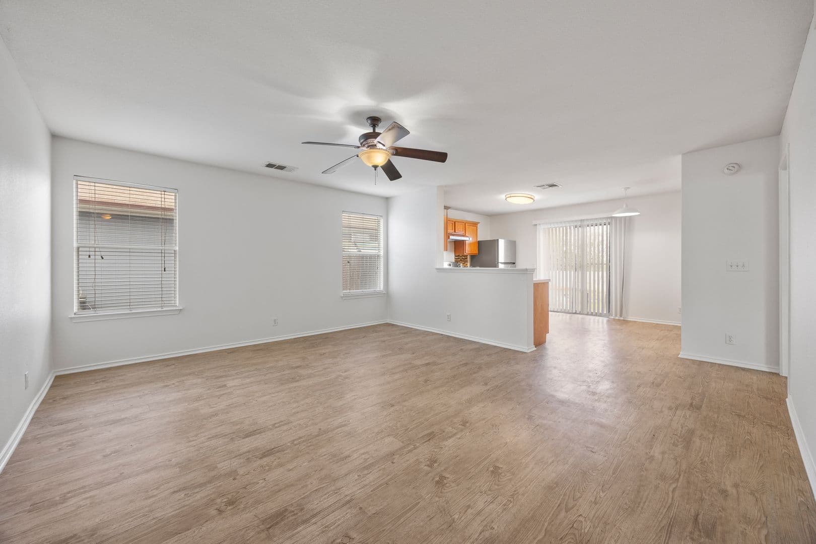 Manor House: 16117 Hamilton Point Circle