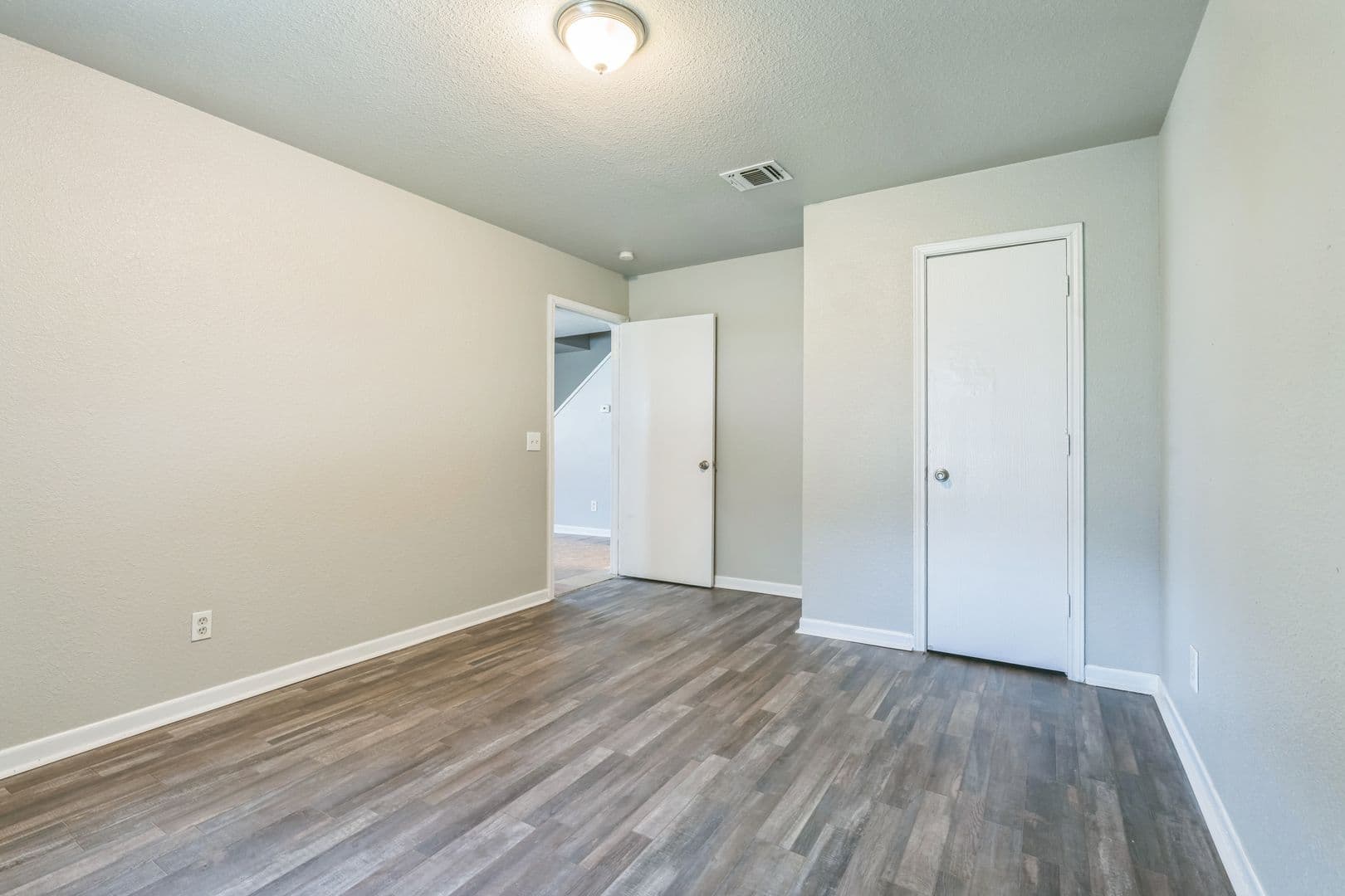 San Antonio House: 7587 Windsor Oaks